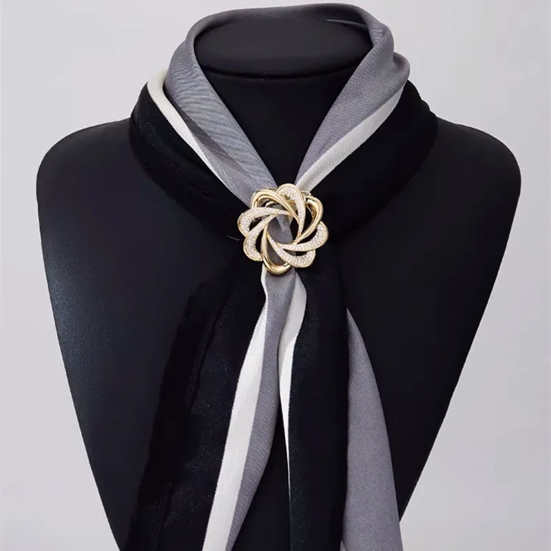 Korea versioon uue Rhiestone sõle naine Crystal pin lille pross kleit krae nõela armi lukk dual-eesmärk Pilt 0